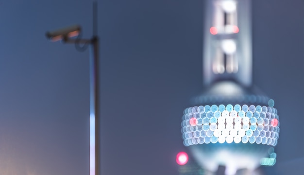 „Zalety lamp halogenowych w oświetleniu basenowym”